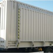 Transport- und Lagercontainer für Maschinenkomponenten bei der Auslieferung...